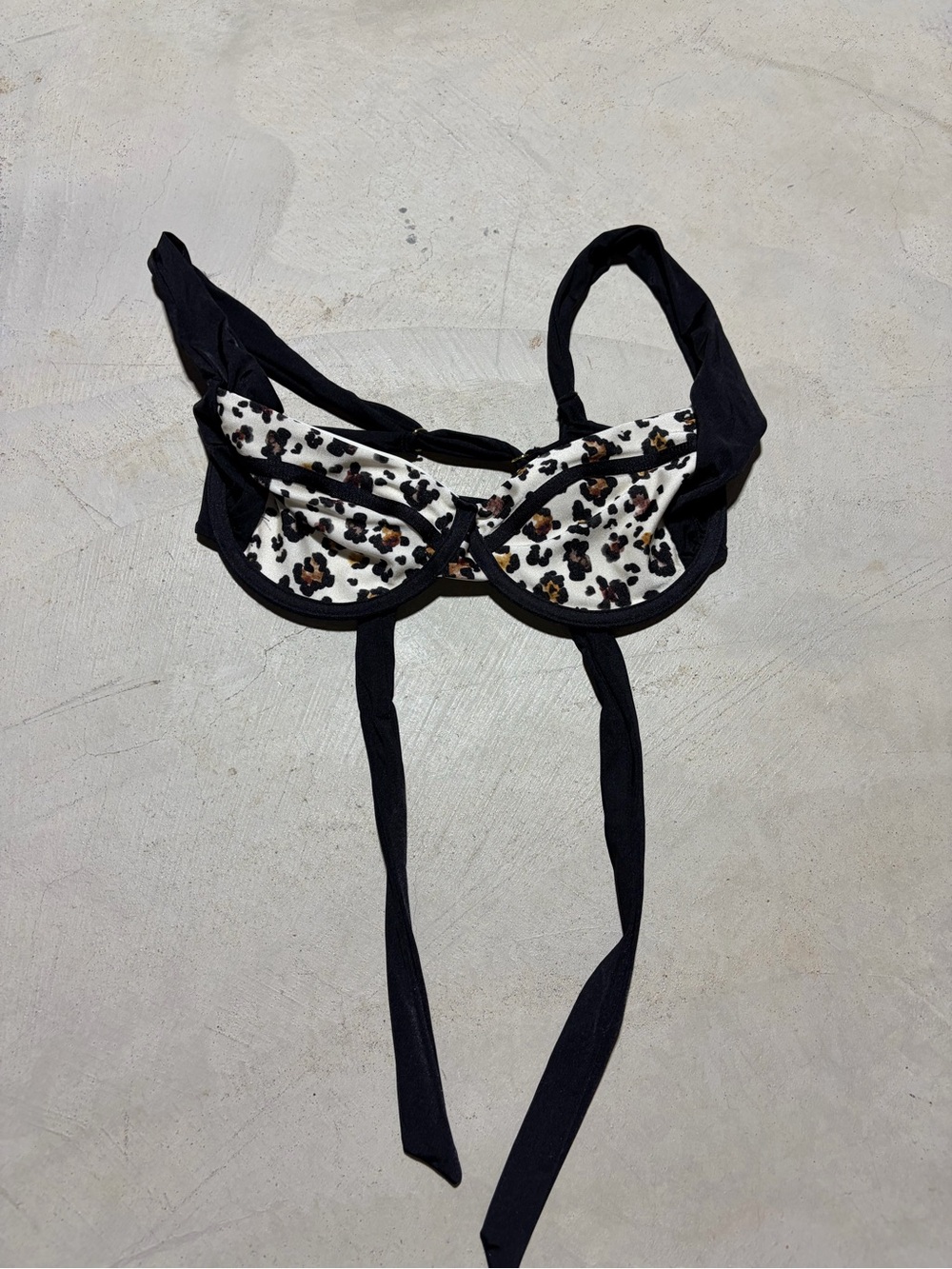 Beach bunny Women's cheetah Print Bikini Top large